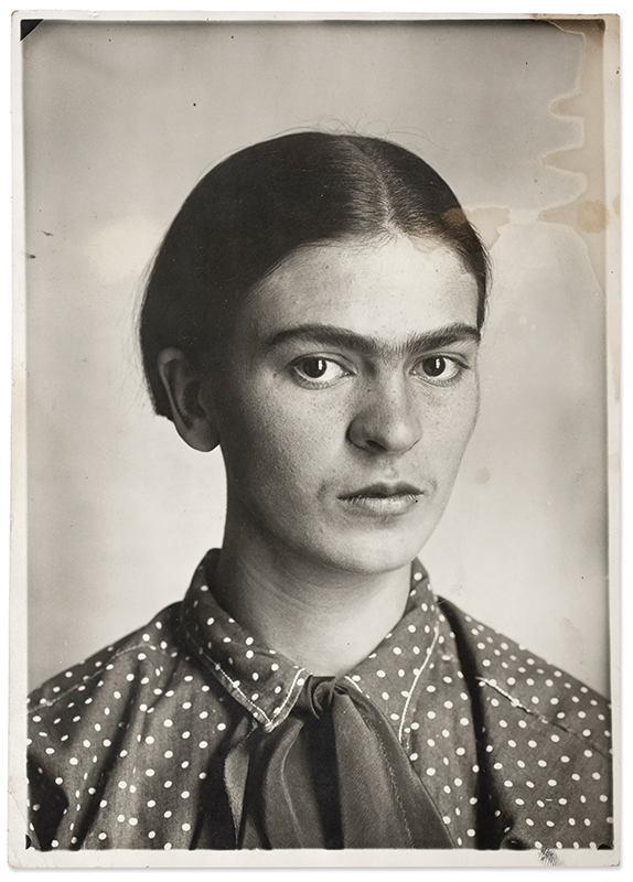 Frida Kahlo, av Guillermo Kahlo, 1926. Diego Rivera & Frida Kahlo Archives