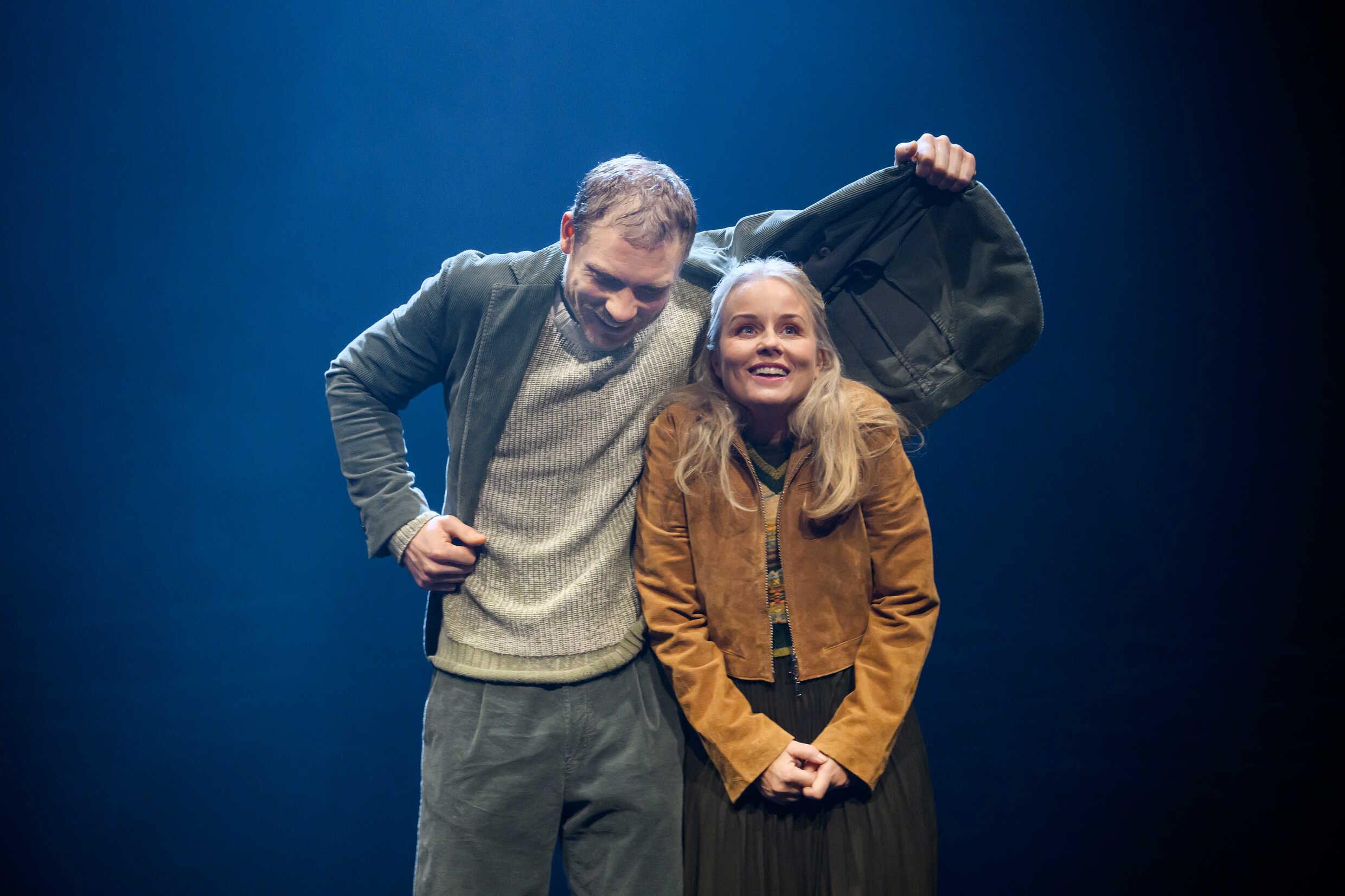 Linus Troedsson och Helena af Sandeberg i Konstellationer. Premiär 1 december på Klarascenen, Kulturhuset Stadsteatern.