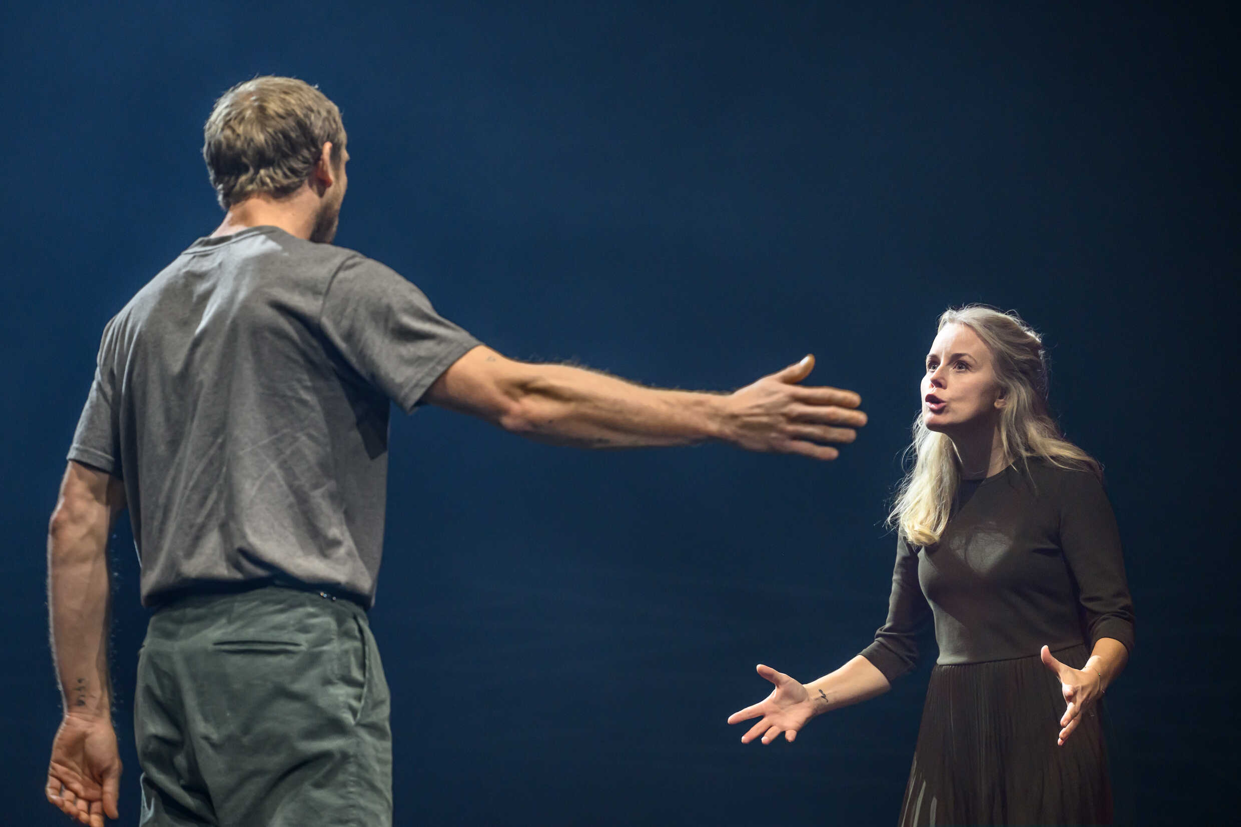 Linus Troedsson och Helena af Sandeberg i Konstellationer. Premiär 1 december på Klarascenen, Kulturhuset Stadsteatern.