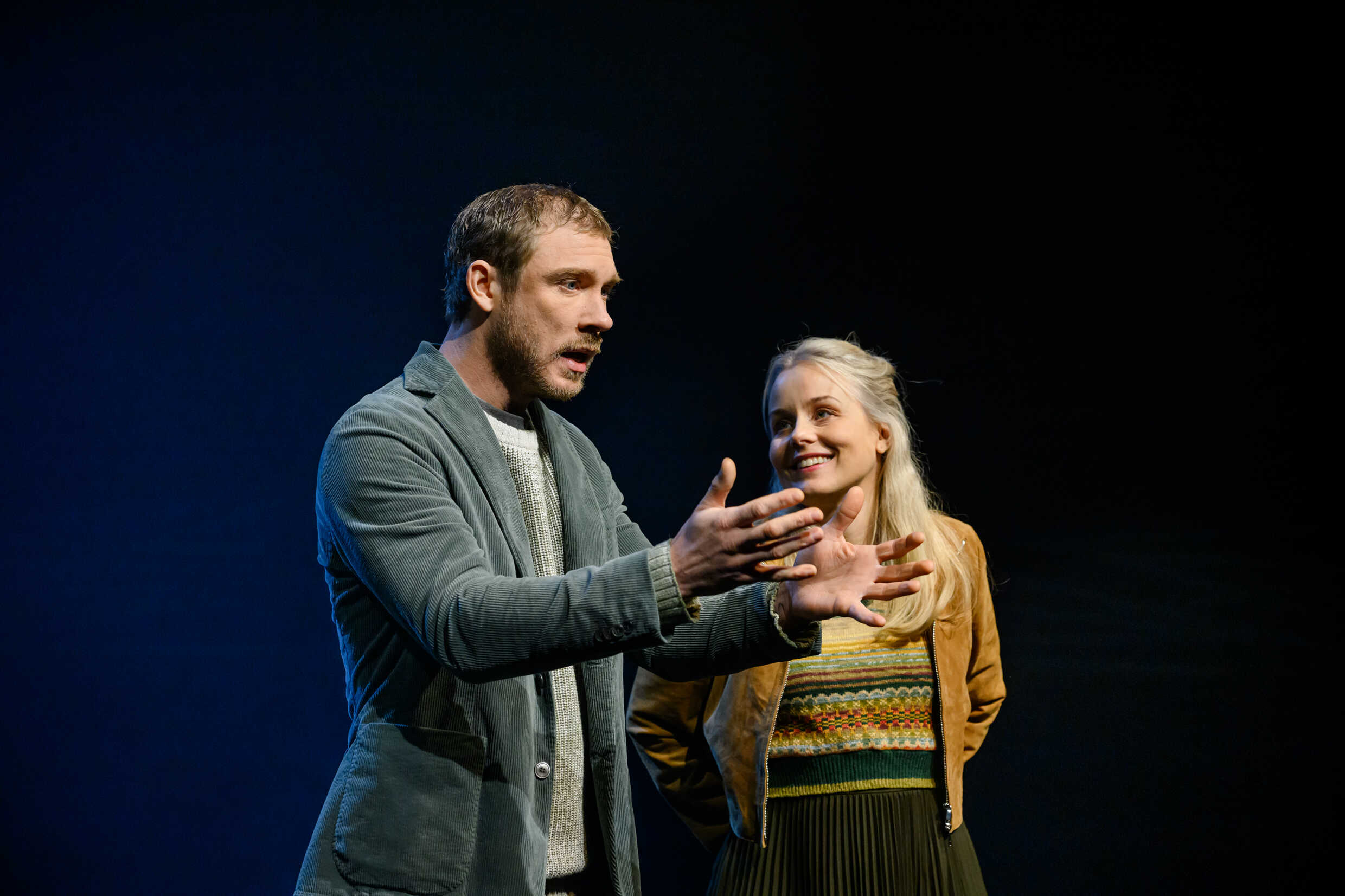 Linus Troedsson och Helena af Sandeberg i Konstellationer. Premiär 1 december på Klarascenen, Kulturhuset Stadsteatern.