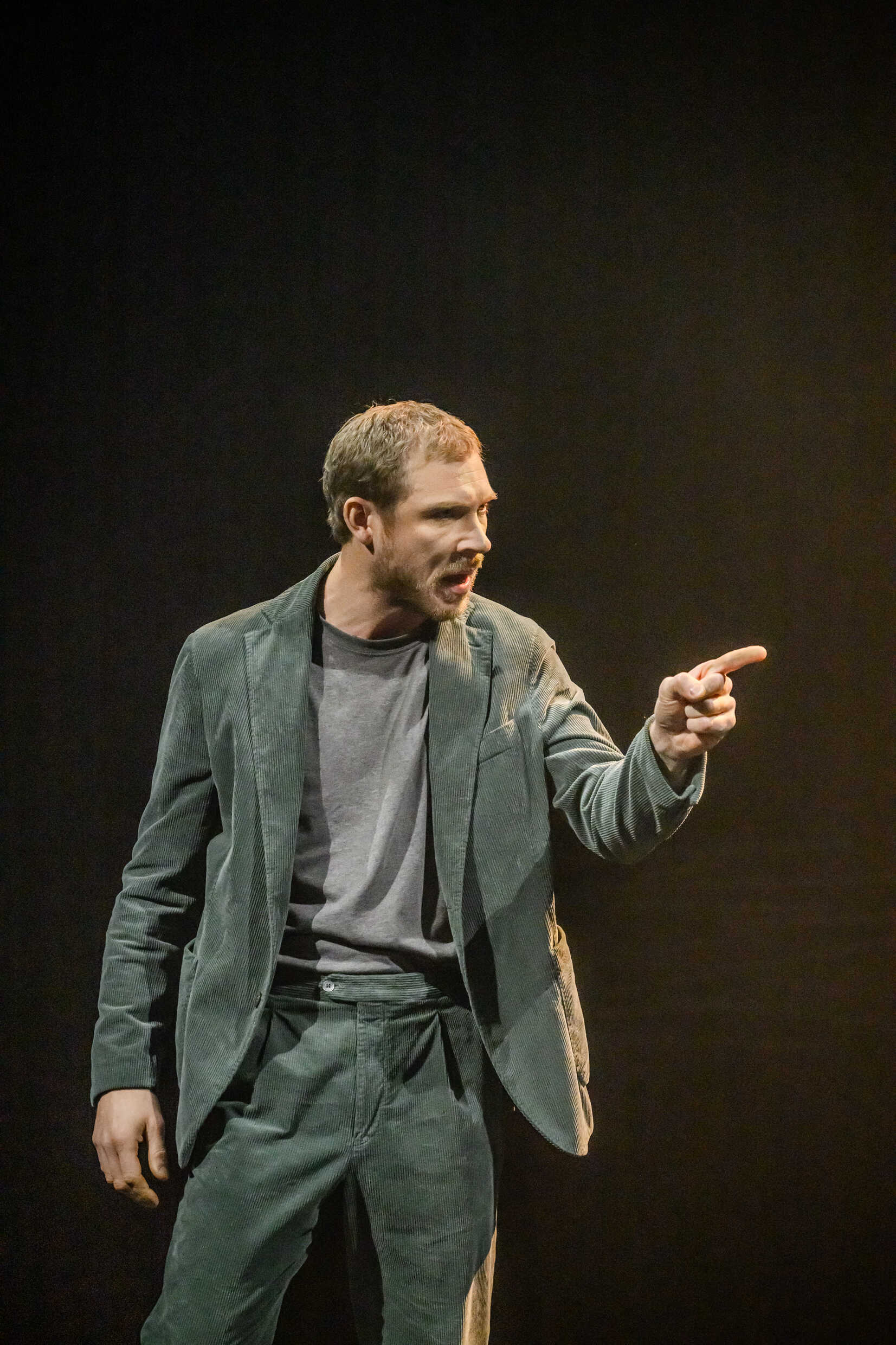 Linus Troedsson i Konstellationer. Premiär 1 december på Klarascenen, Kulturhuset Stadsteatern.