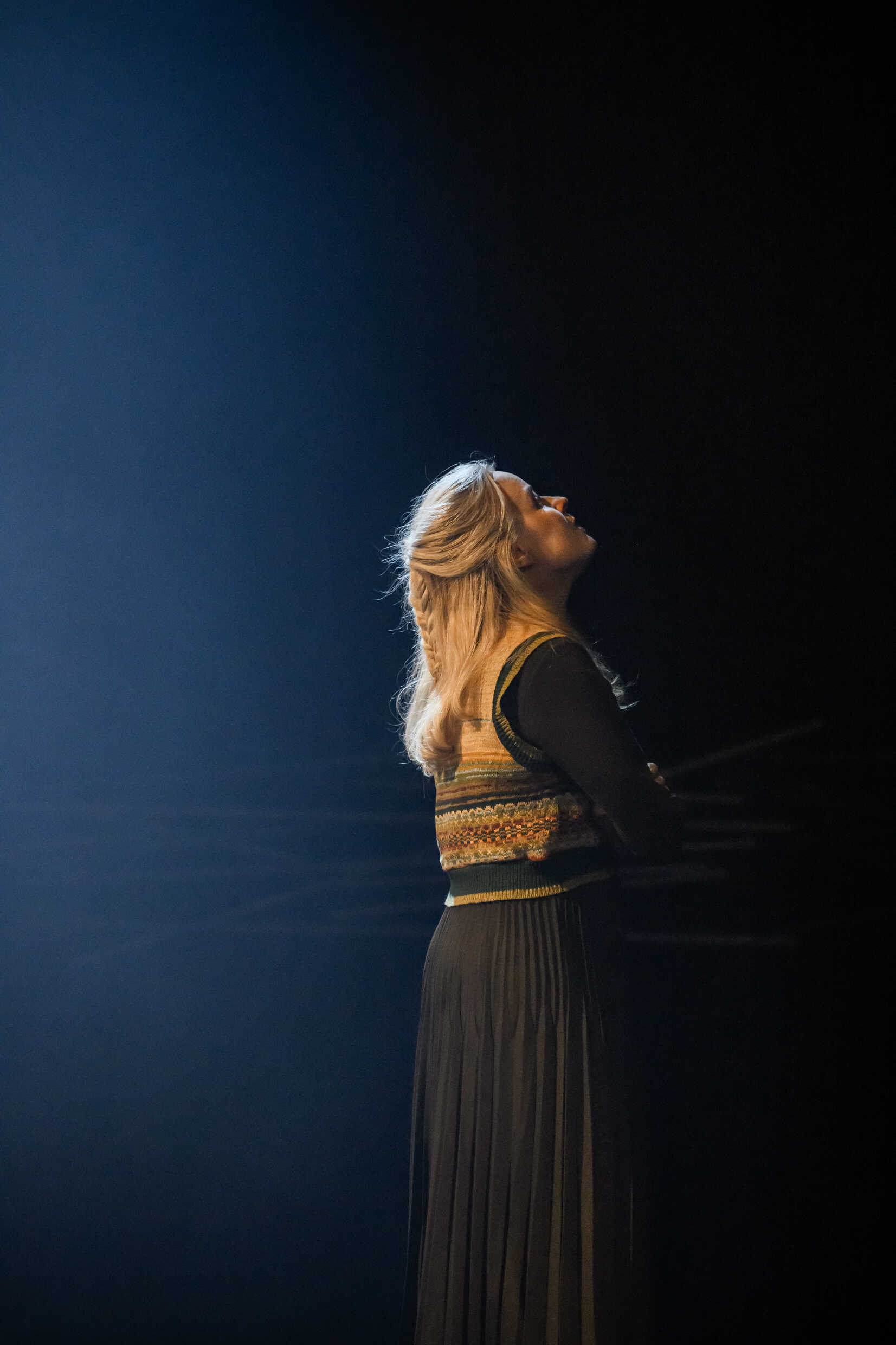 Helena af Sandeberg i Konstellationer. Premiär 1 december på Klarascenen, Kulturhuset Stadsteatern.