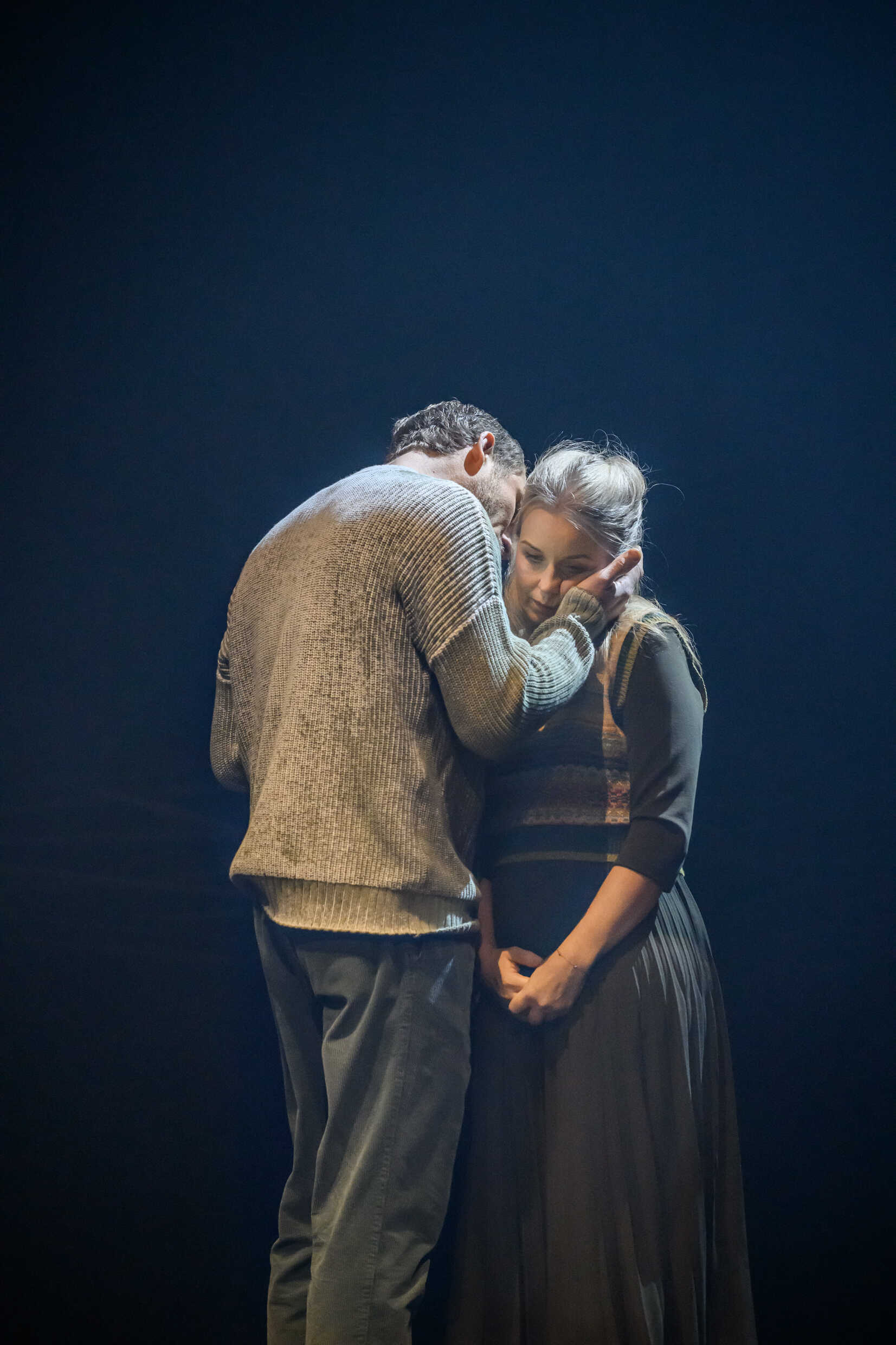 Linus Troedsson och Helena af Sandeberg i Konstellationer. Premiär 1 december på Klarascenen, Kulturhuset Stadsteatern.