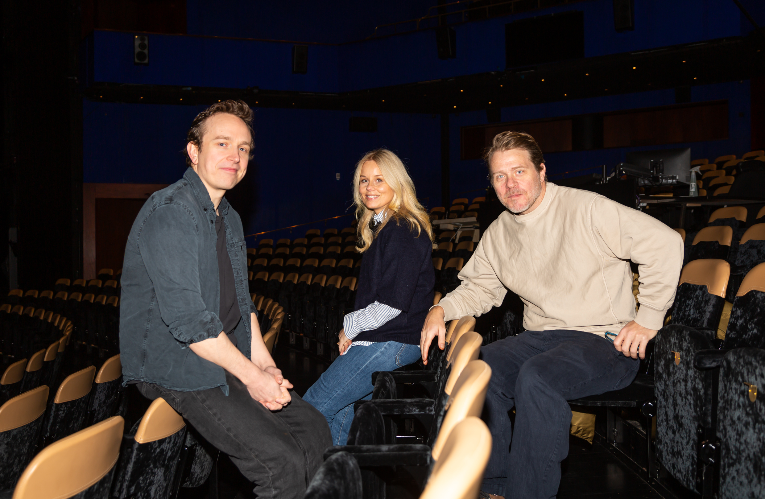 Hampus Hallberg, Helena af Sandberg och Henrik Norlén medverkar i Jonas Gardells Pensionat Oskar, premiär 25 april på Stora scenen, Kulturhuset Stadsteatern.