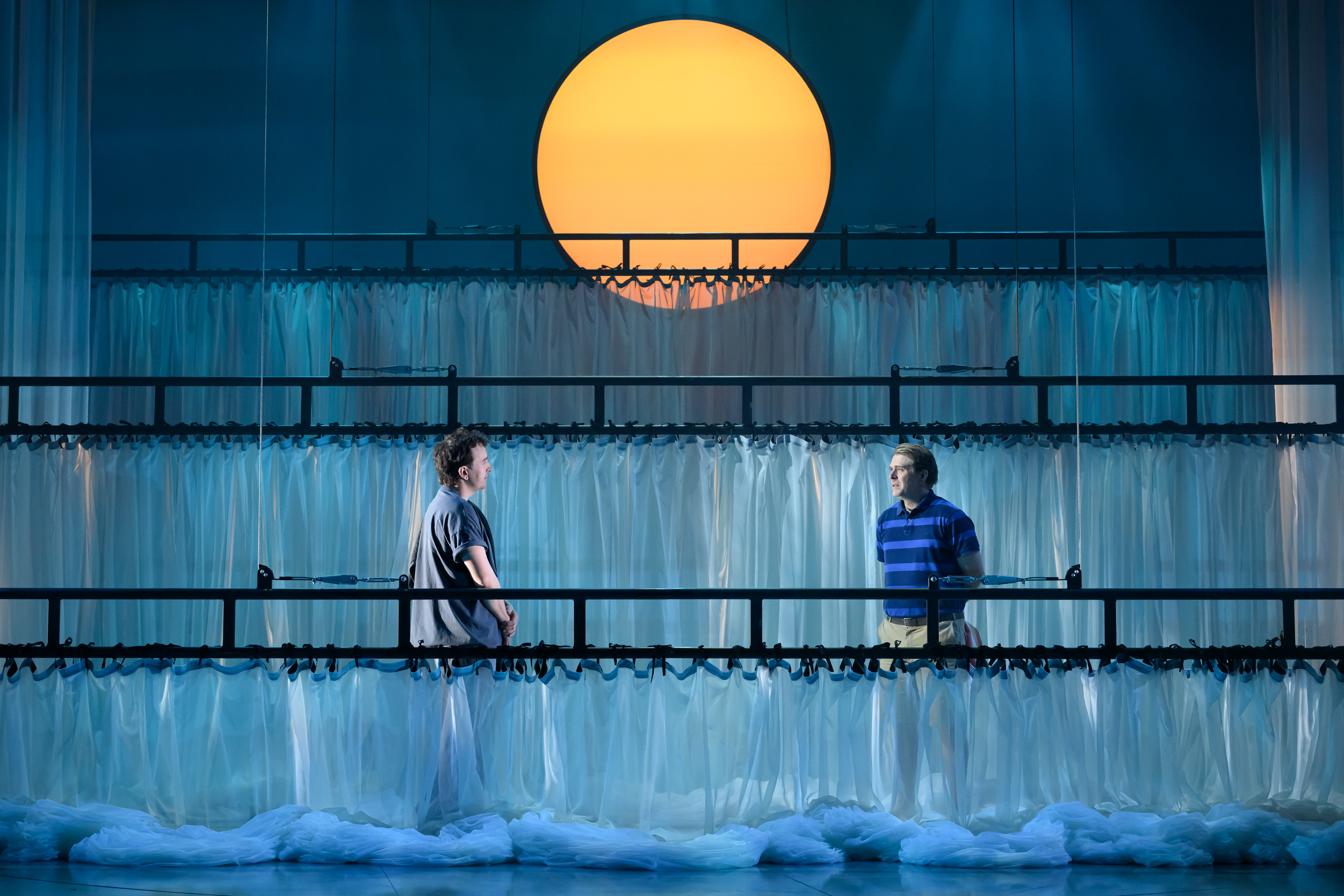 Hampus Hallberg och Henrik Norlén i Pensionat Oskar. Premiär 25 april på Stora scenen, Kulturhuset Stadsteatern.