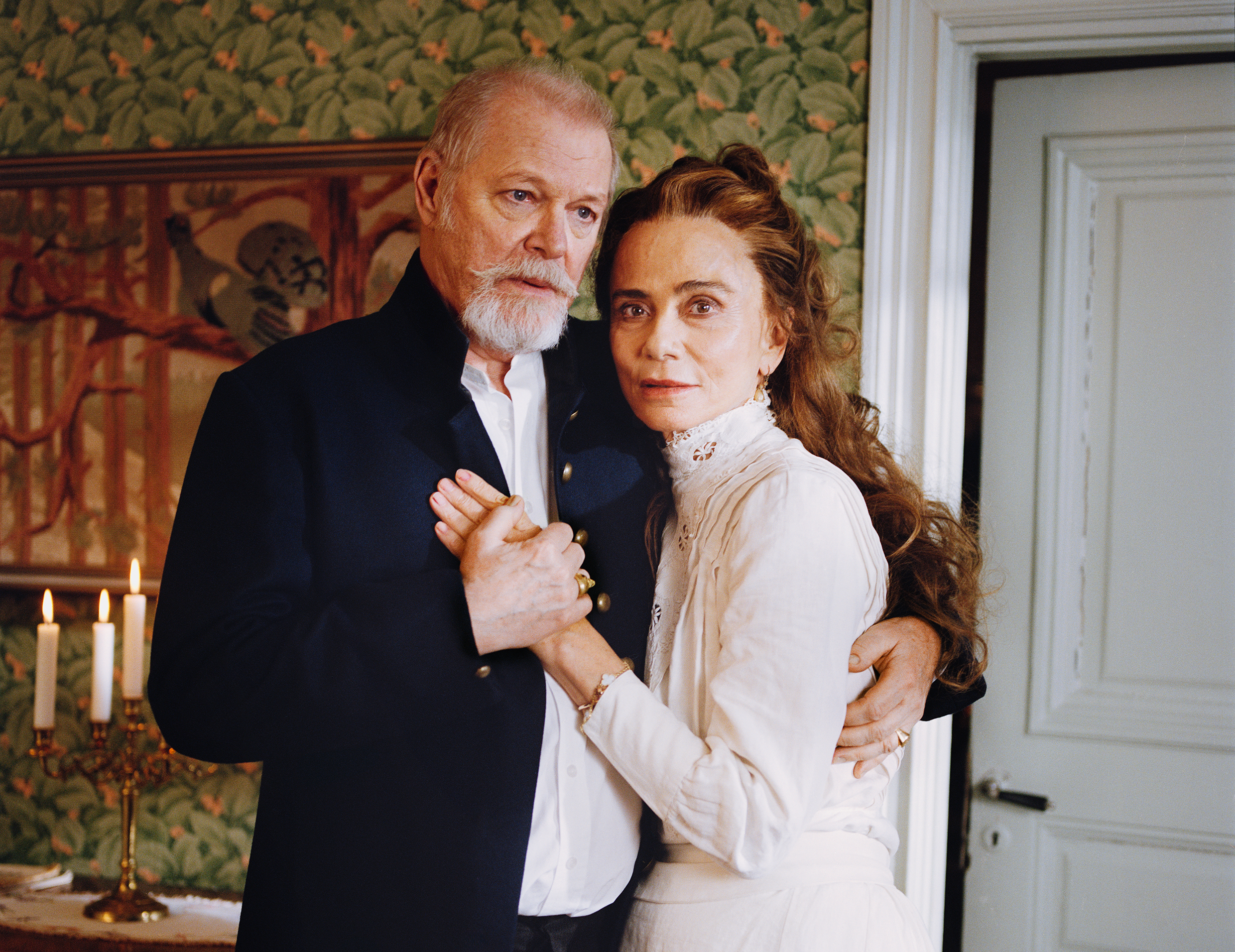 Peter Andersson och Lena Olin i Strindbergs klassiker Fadren. Premiär 10 oktober på Kulturhuset Stadsteatern.