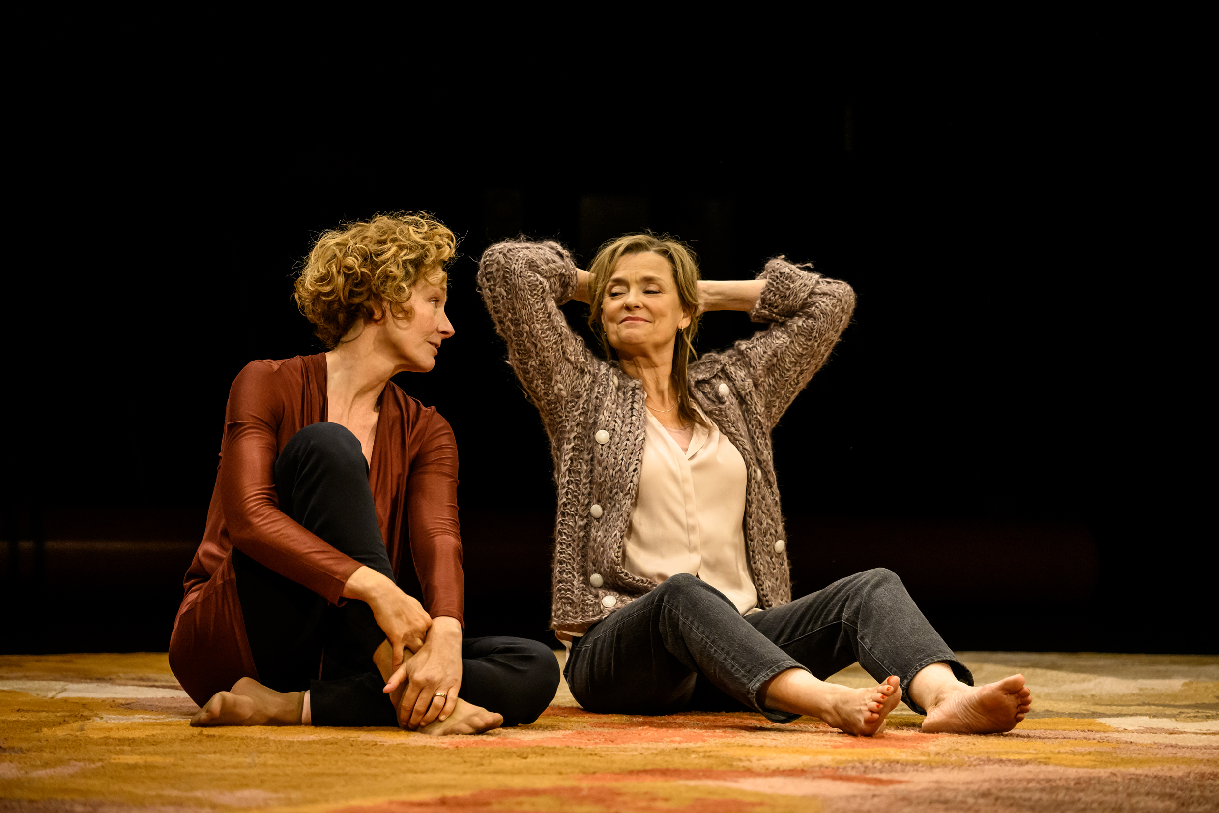 Elisabet Carlsson och Marie Richardson i I vårt ställe, Sverigepremiär 28 augusti på Klarascenen, Kulturhuset Stadsteatern.