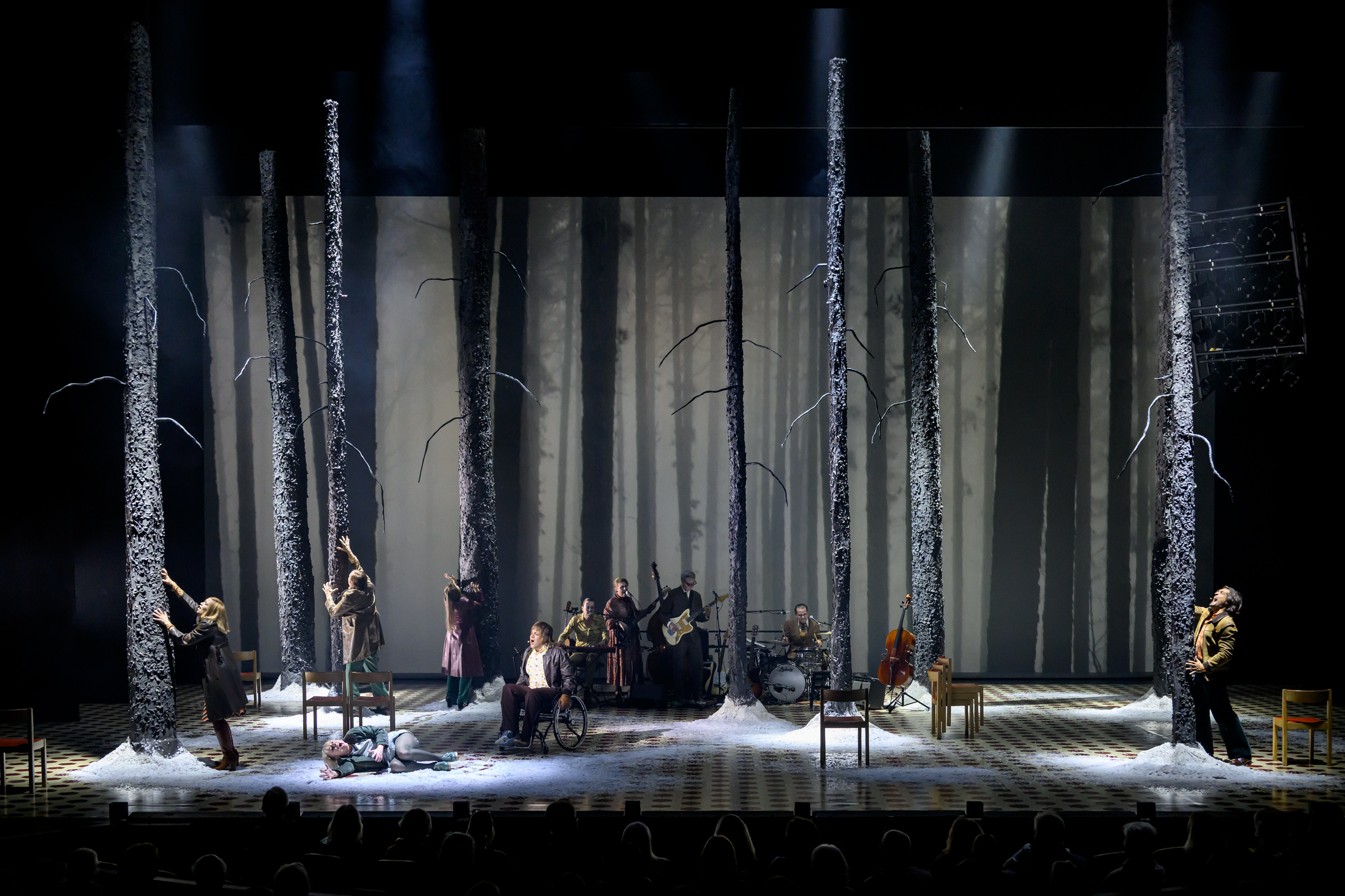 Scenografi i LeMarc - det som håller oss vid liv. Urpremiär 25 oktober 2025 på Stora scenen.