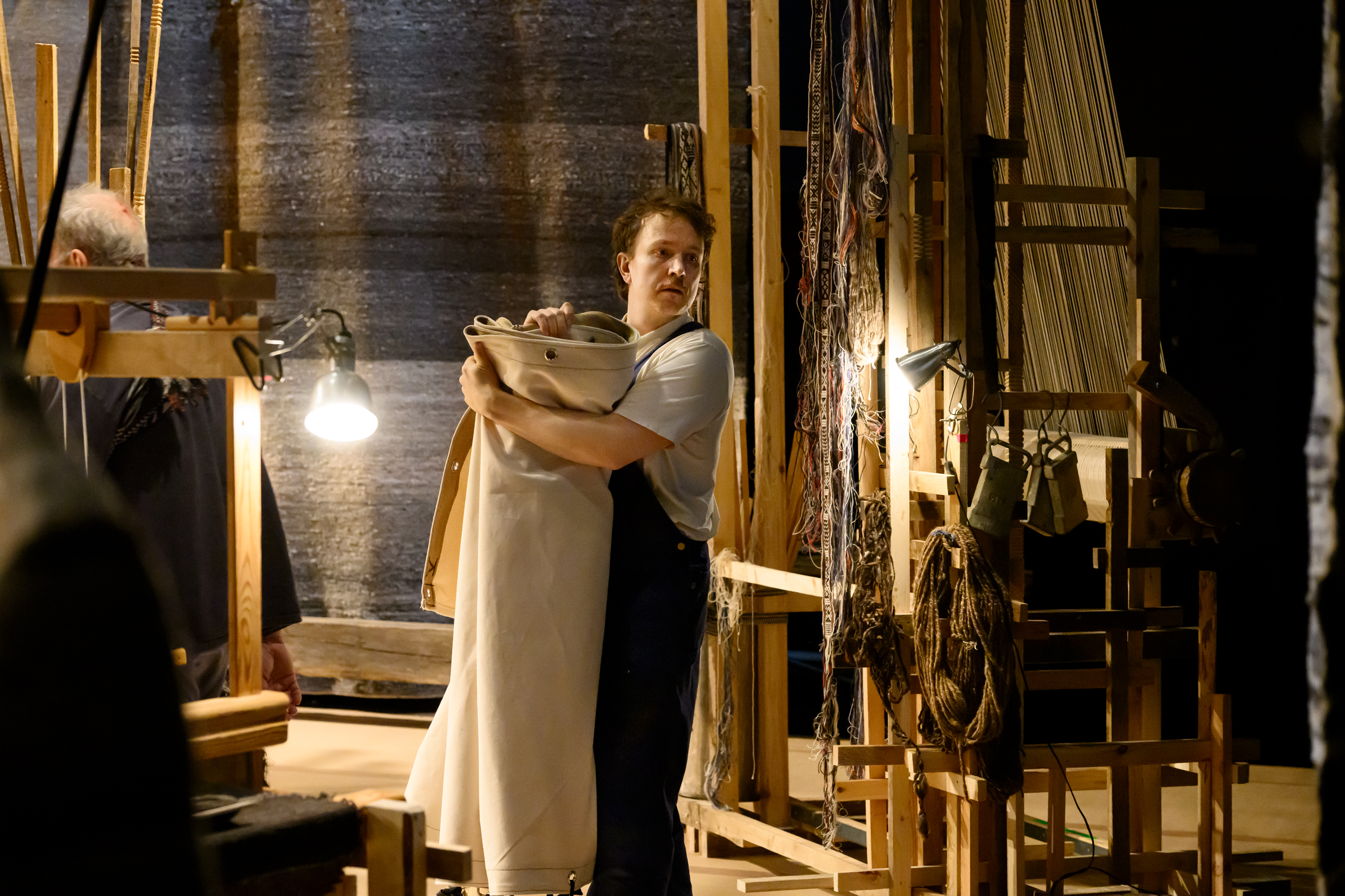 Hampus Hallberg i Män som väver, urpremiär 29 januari på Klarascenen, Kulturhuset Stadsteatern.