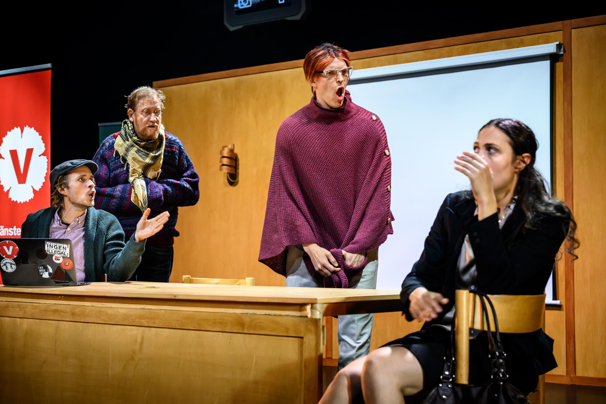 Oskar Laring, Gustaf Hammarsten, Martin Nick och Manuela Gotskozik Bjelke i Alingsåschatten, premiär 5 september på Lilla scenen.