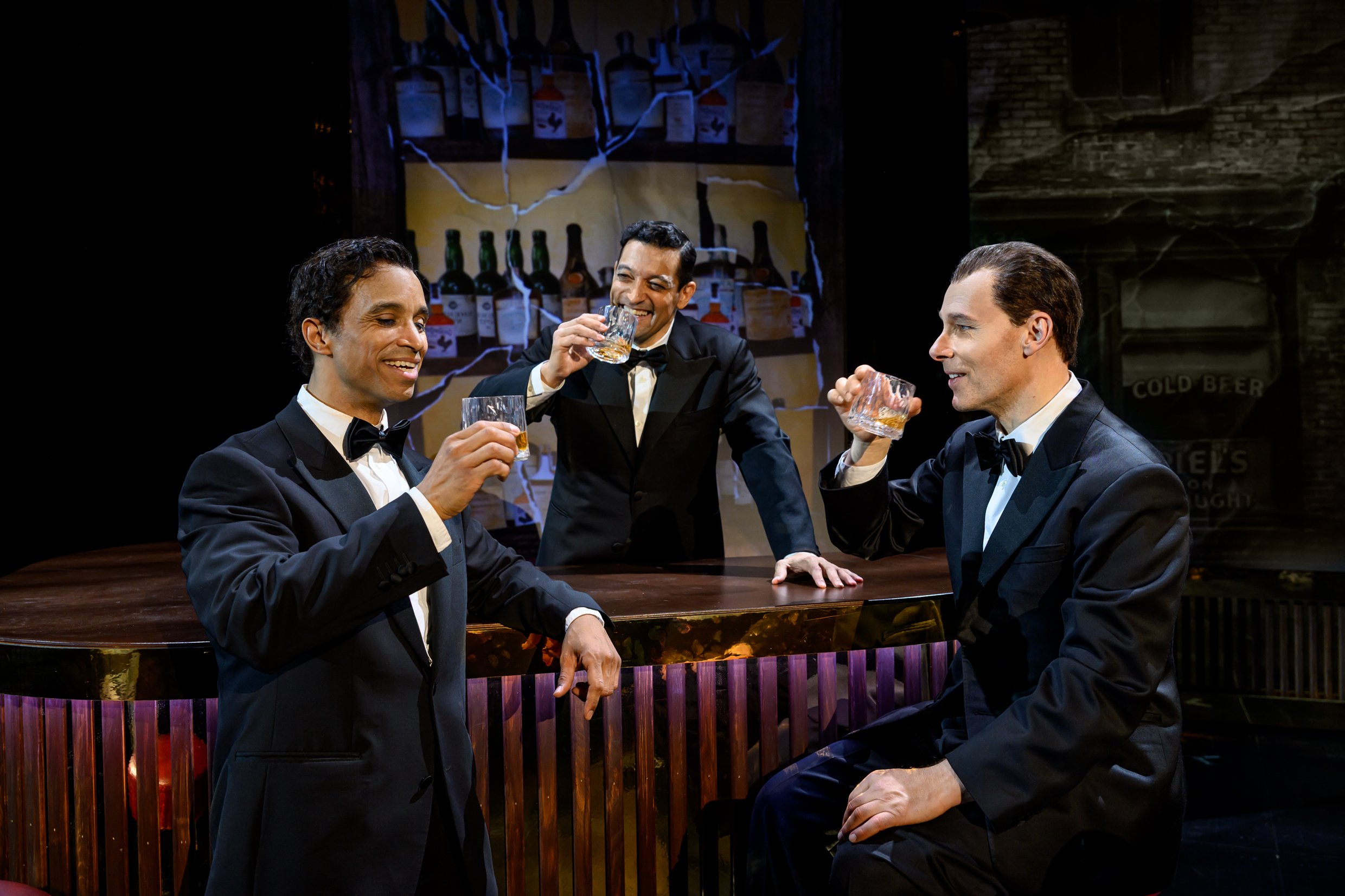 Alexander Larsson (ersätter Karl Dyall till 5/5), Rennie Mirro och Joachim Bergström i Rat Pack Rhapsody. Urpremiär 24 april på Kulturhuset Stadsteatern.