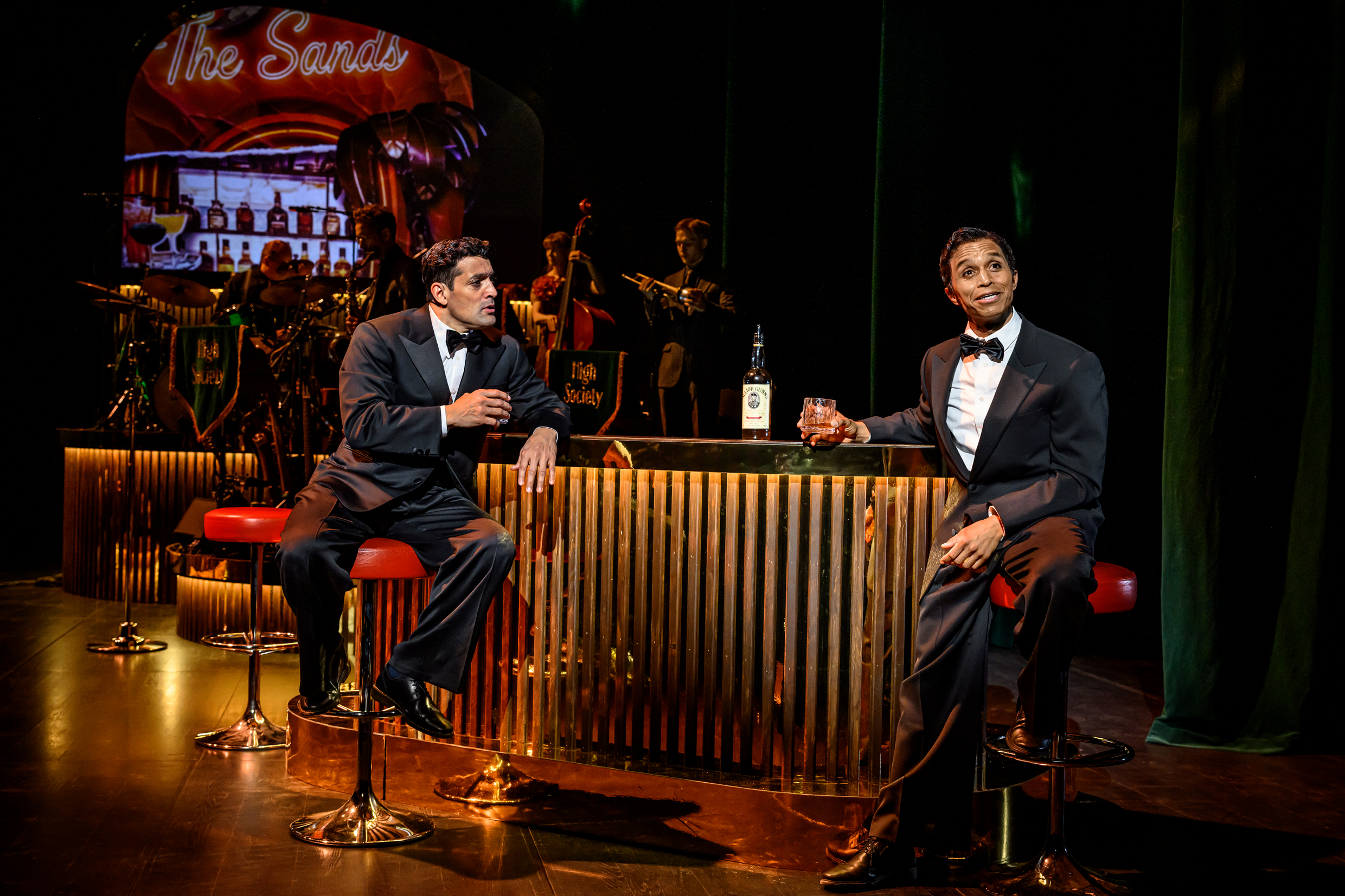 Rennie Mirro och Alexander Larsson (ersätter Karl Dyall till 5/5) i Rat Pack Rhapsody. Urpremiär 24 april på Kulturhuset Stadsteatern.
