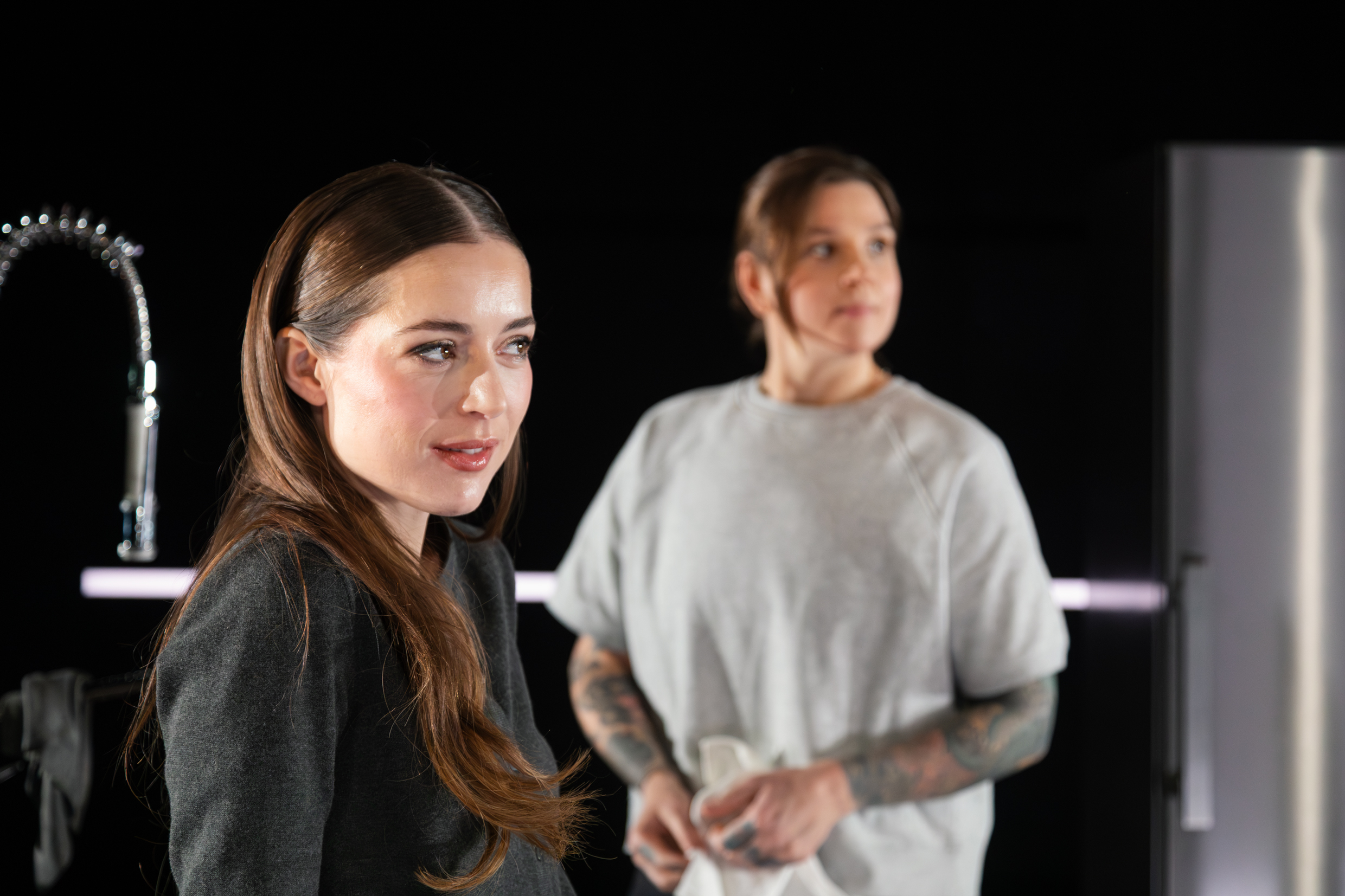Félice Jankell och Charlotta Björck i Fröken Julie. Premiär 17 april på Kulturhuset Stadsteatern i samarbete med Villman Produktion.