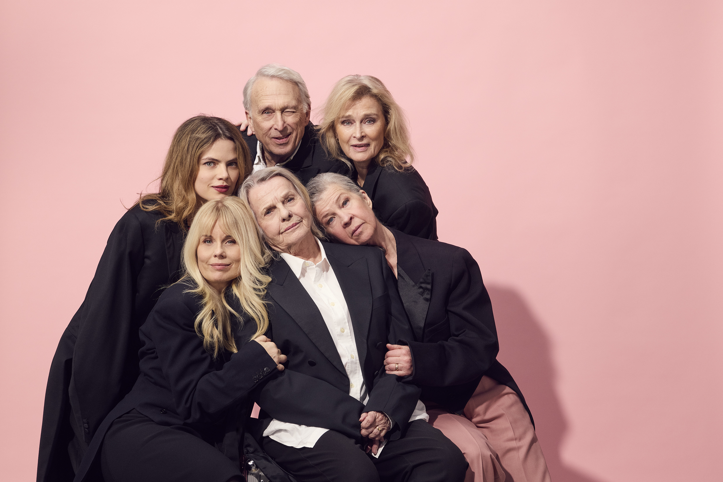 Alva Bratt, Philip Zandén, Lena Endre,  Helena af Sandeberg, Marie Göranzon och Ingela Olsson medverkar i Stilleben, premiär 11 december på Stora scenen, Kulturhuset Stadsteatern.