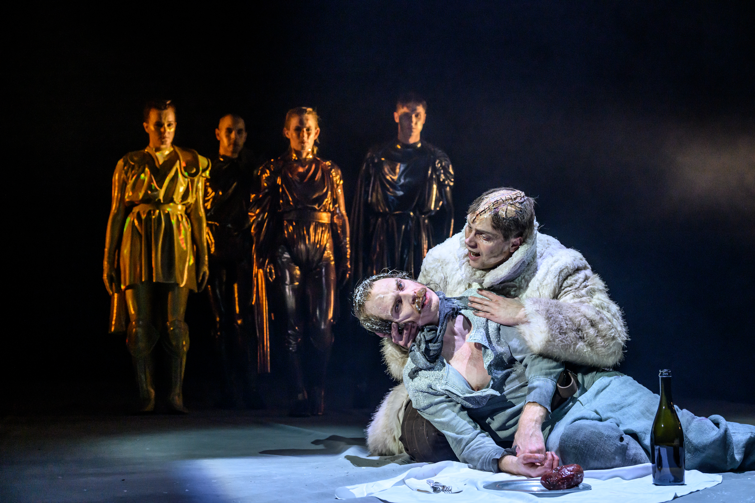 Amanda Arin, Kenny Lantz, Jonna Hökengren, Carl Peters, Jörgen Thorsson och Marcus Vögeli i Frankenstein, premiär på Kulturhuset Stadsteatern 13 februari 2026.