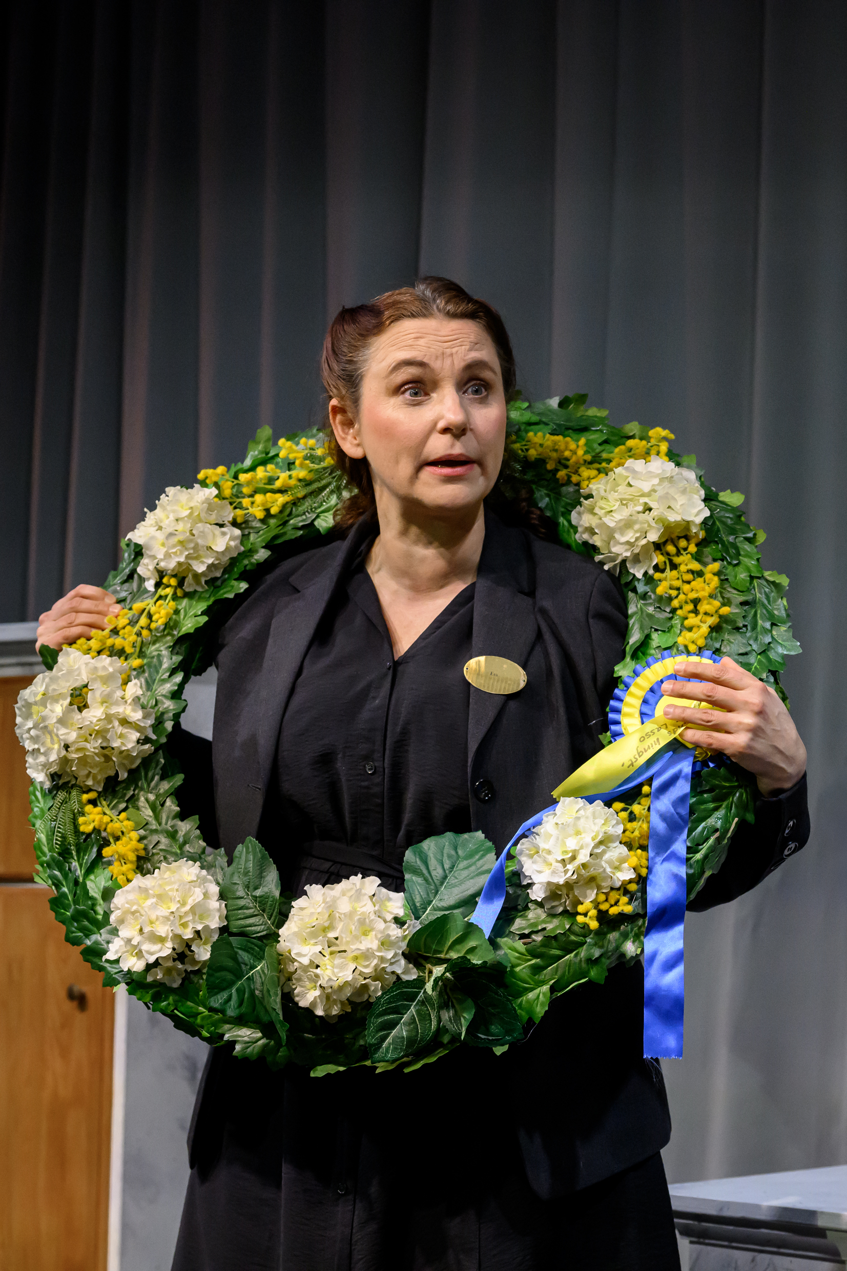 Anna Fahlstedt i Närmast sörjande. Urpremiär 20 mars 2026 på Soppteatern Kulturhuset Stadsteatern.