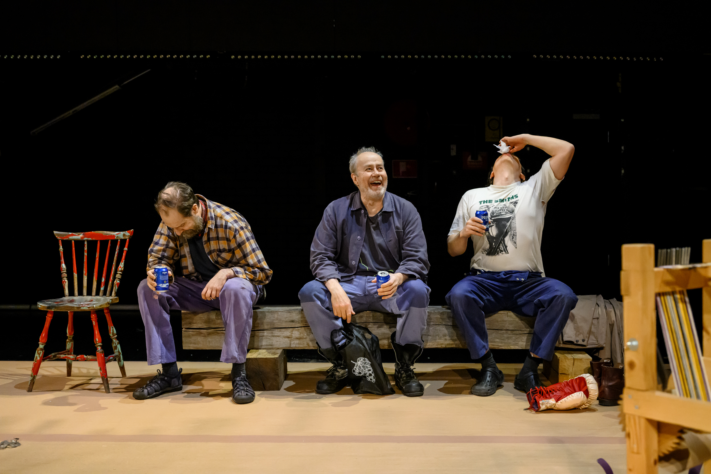 Ensemblen i Män som väver, urpremiär 29 januari på Klarascenen, Kulturhuset Stadsteatern.