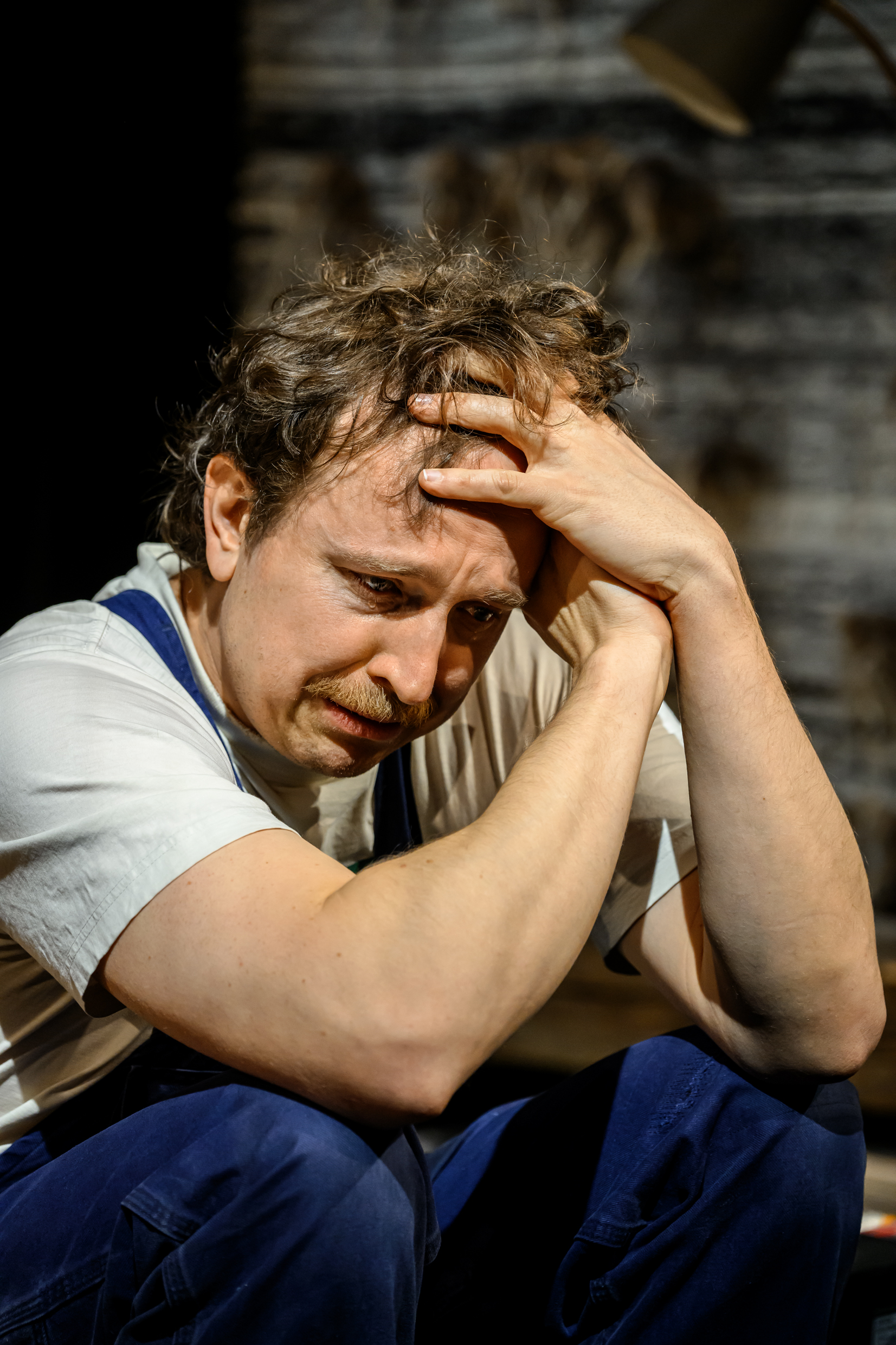 Hampus Hallberg i Män som väver, urpremiär 29 januari på Klarascenen, Kulturhuset Stadsteatern.