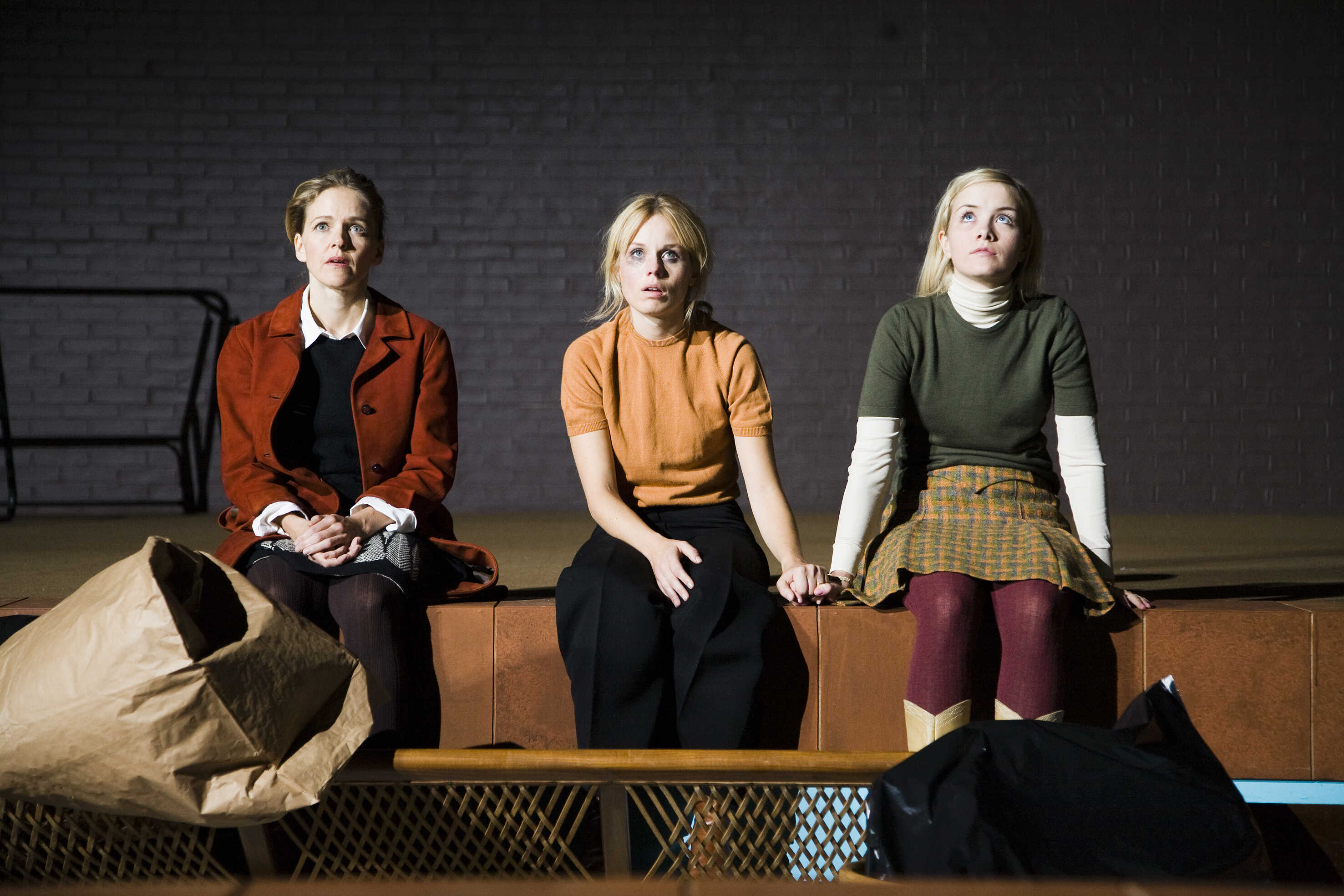 Ann-Sofie Rase, Helena af Sandeberg och Josefin Ljungman i Tre systrar, premiär 19 september på Stockholms stadsteater