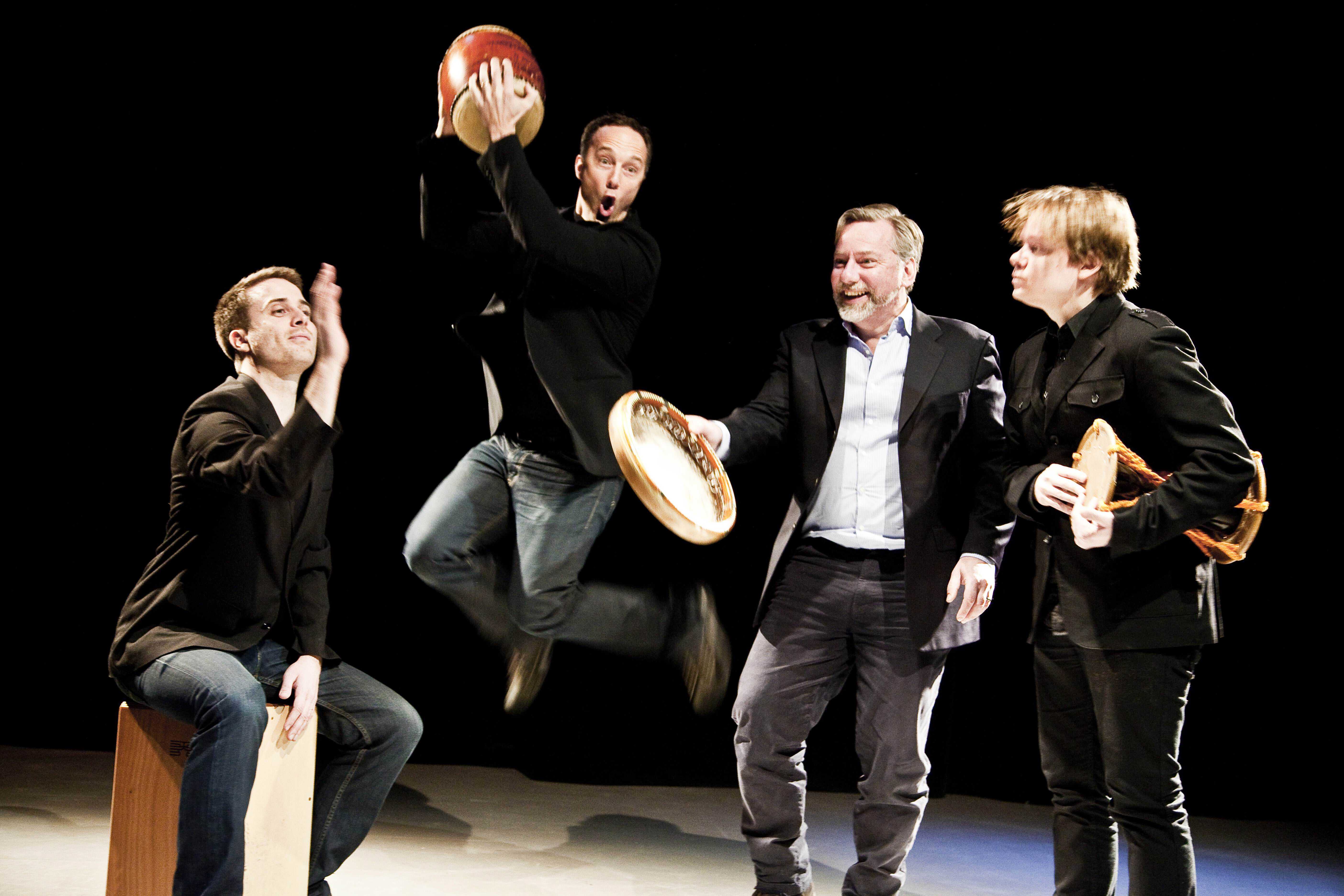 Kroumata Live på Stockholms stadsteater Skärholmen. Medv: Roger Bergström, Ulrik Nilsson, Pontus Langendorf, Johan Silvmark