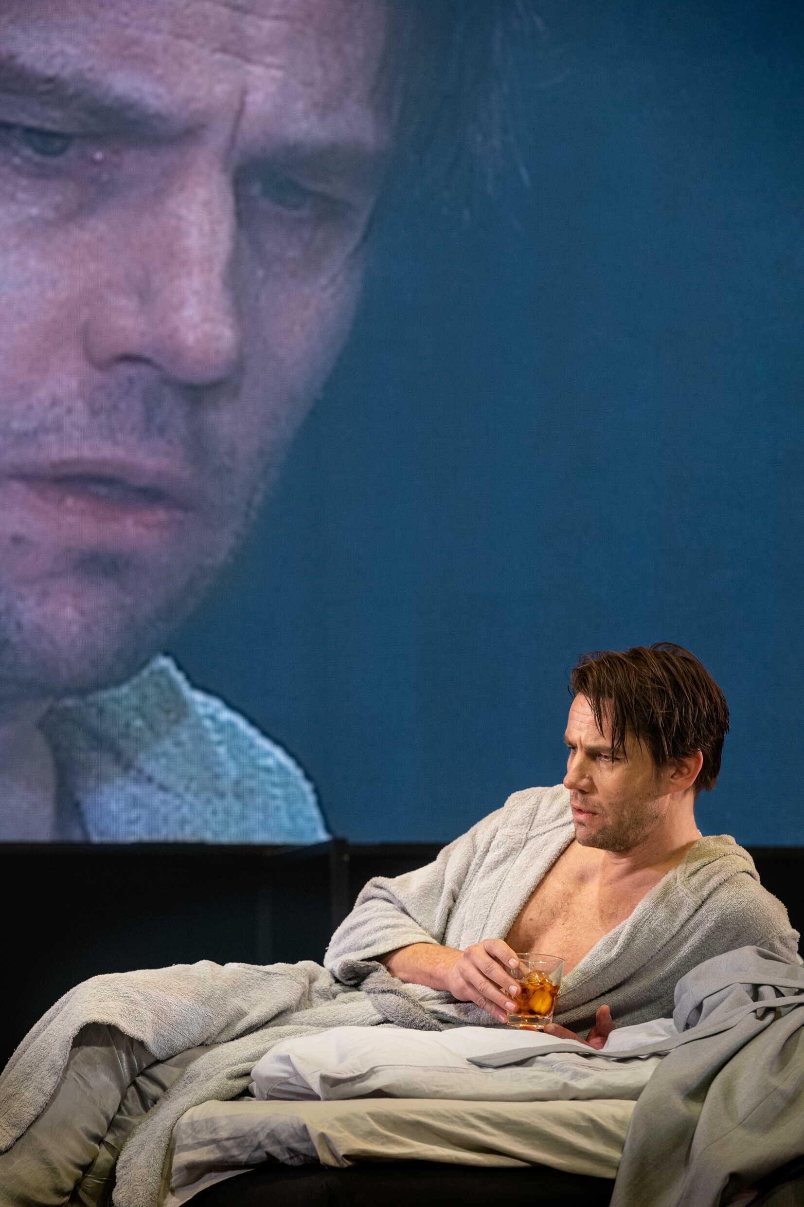 Erik Ehn i Katt på hett plåttak. Premiär 14 februari 2020 på Maximteatern.